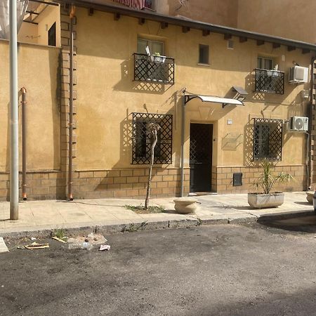 La Zisa Holiday Palermo Luaran gambar