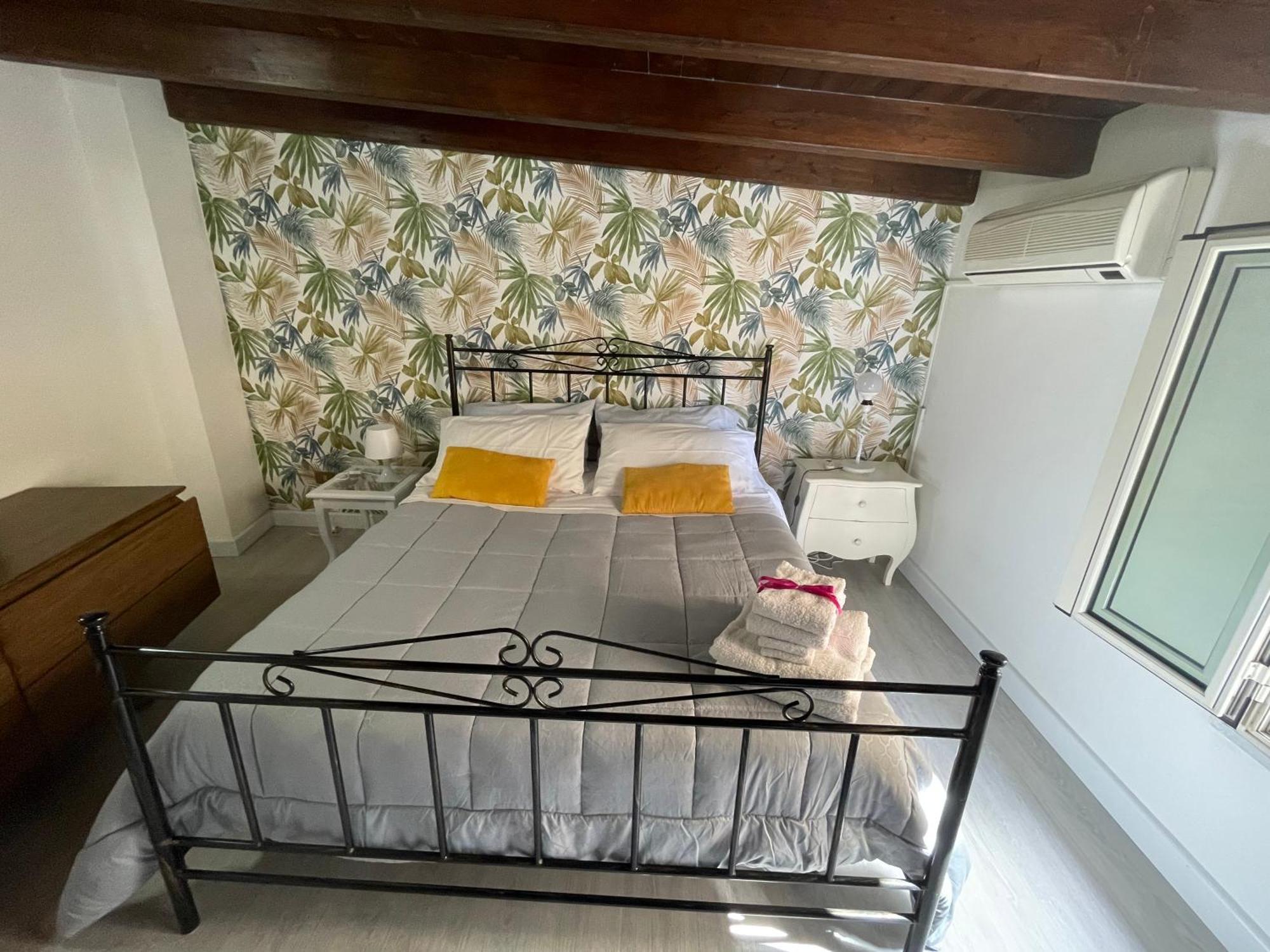 La Zisa Holiday Palermo Luaran gambar